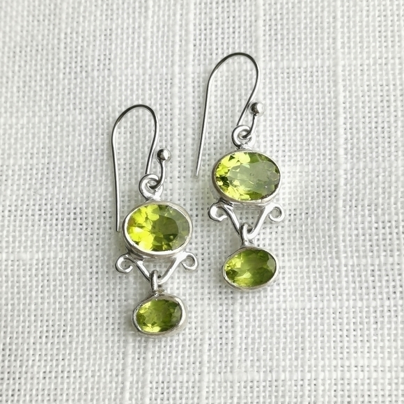 Green Peridot dangle drop earrings in Sterling Silver NEW - Picture 6 of 6